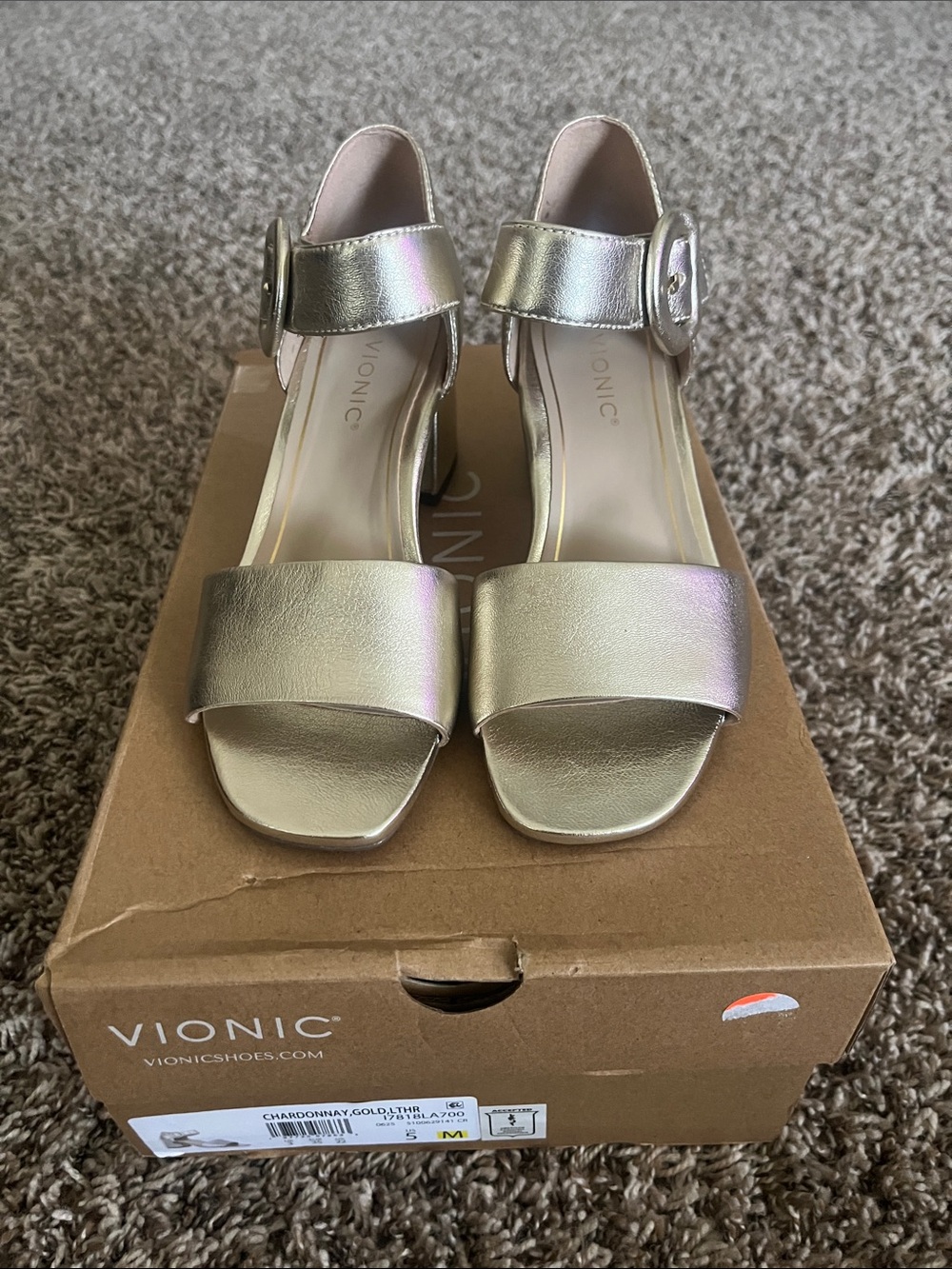 Vionic Women’s size 5 Chardonnay Metallic Gold Leather Block Heels